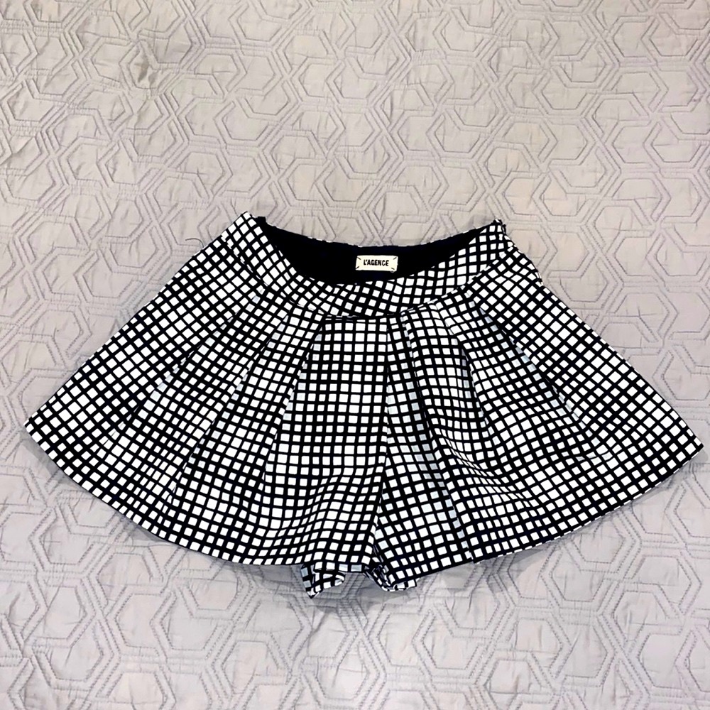 L’Agence Skort Vintage pleated geometric square print Blk white shirt waist 28